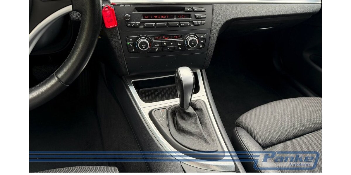 BMW 123d Aut.*Xenon*PDC*AUX*SHZ*Schiebedach*SRA* 200.000 km 5.990 &euro; Berlin 13187
