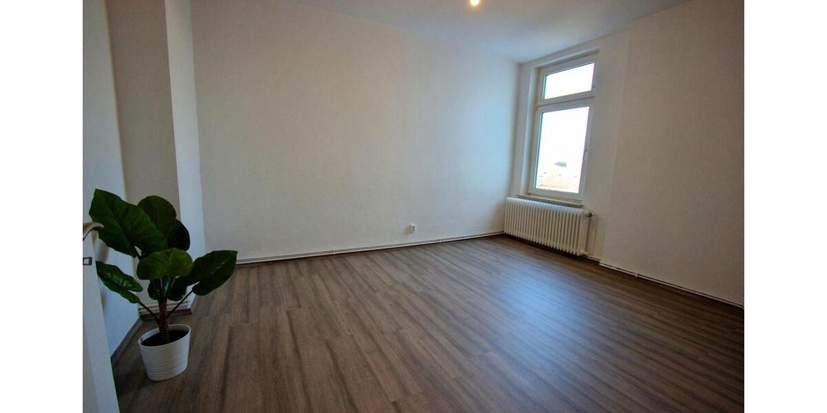 Dachgeschoßwohnung Wilhelmshaven - 2 Zimmer, 75 m&sup2;, 530&euro; | Angebot:26046996