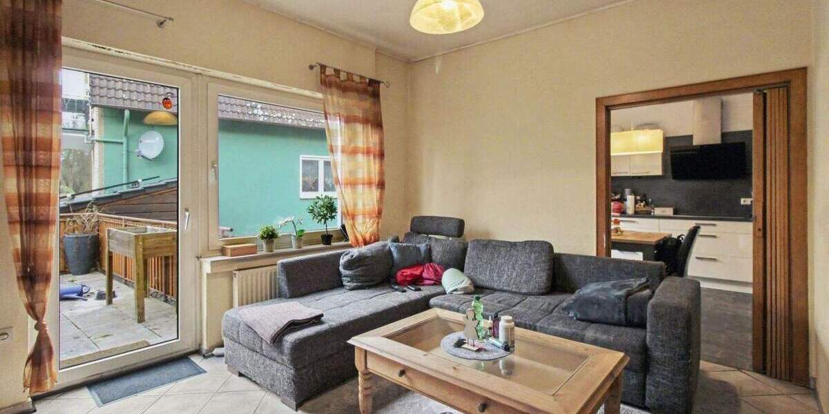 Viel Platz in Oetinghausen: begehrtes Zweifamilienhaus mit Doppelgarage 6 zimmer