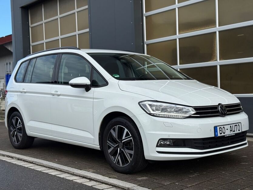VW Touran 67.000 km 31.900 € Friedrichshafen 88045