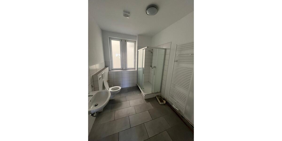 Erdgeschoßwohnung Erfurt - 4 Zimmer, 150 m&sup2;, 1.400&euro; | Angebot:25515319