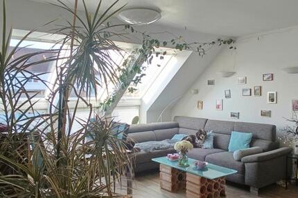 Wunderschöne, helle 3,5-Zimmer-Dachgeschoss-Wohnung mit Klimaanla 3.5 zimmer