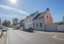 Saniertes Haus mit Grundstück