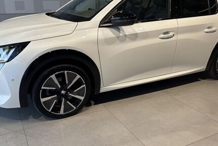Peugeot 208 33.968 km 16.950 € Augsburg 86179