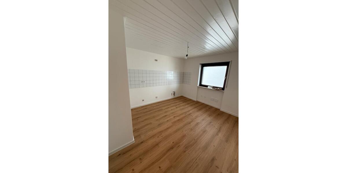 Etagenwohnung Ketsch - 3 Zimmer, 89 m&sup2;, 1.250&euro; | Angebot:25961923