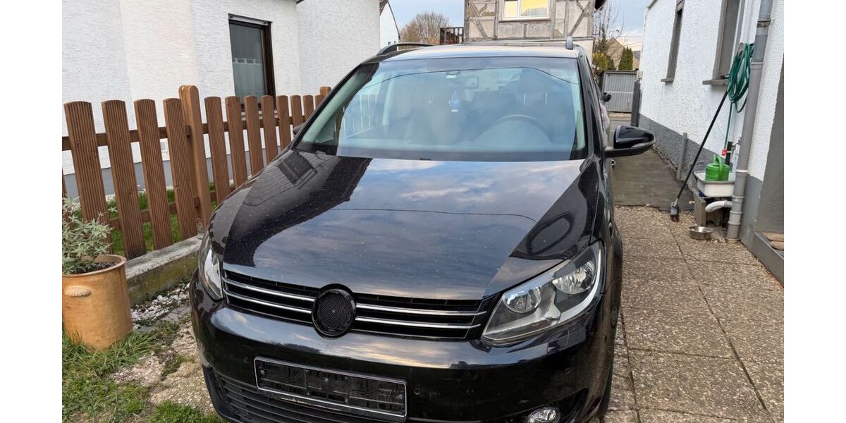 VW Touran 227.490 km 3.500 &euro; Langenscheid 65558