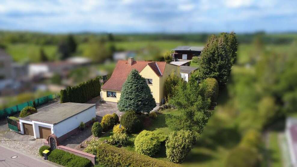 Haus zum Kaufen in Sülzetal 299.000 € 234.84 m²