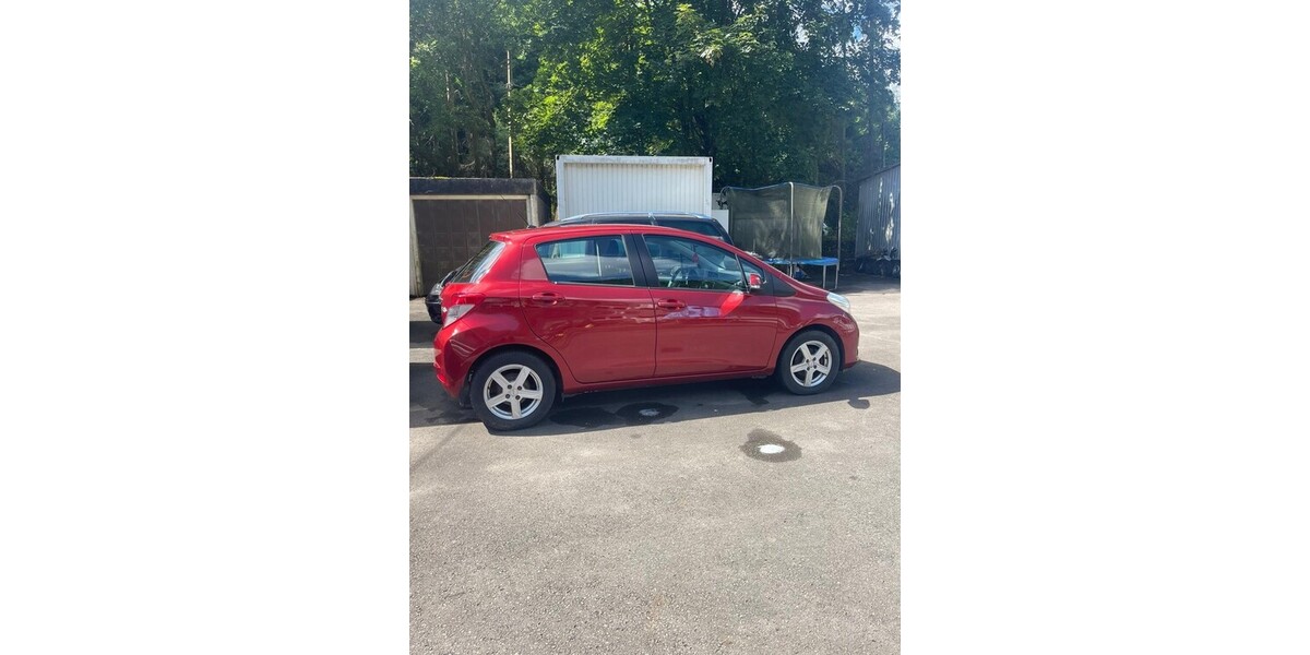 Toyota Yaris 97.000 km 4.999 &euro; Siegen 57072