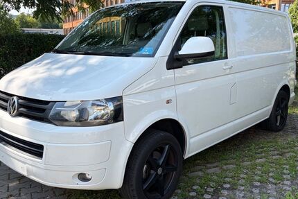VW T5 Transporter 372.600 km 7.890 &euro; berlin 10435