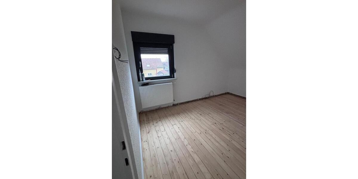 Dachgeschoßwohnung Kaiserslautern Engelshof - 3 Zimmer, 100 m&sup2;, 1.350&euro; | Angebot:25048848