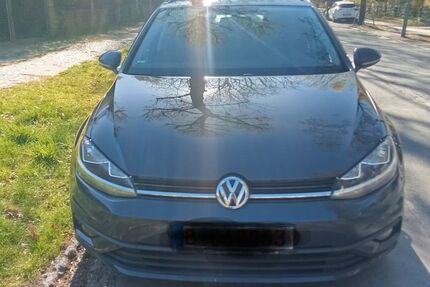 VW Golf 232.000 km 7.900 &euro; Mittenwalde 15749