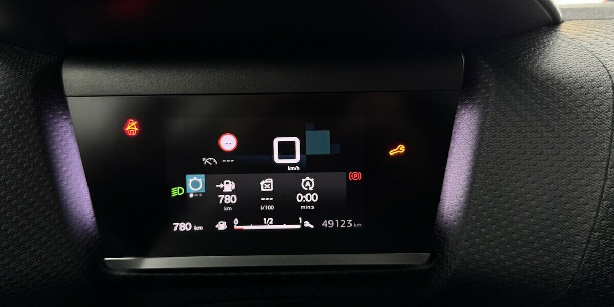 Citroen C4 130 Puretech Feel Pack LED Winterpaket 49.200 km 13.746 &euro; Lich 35423