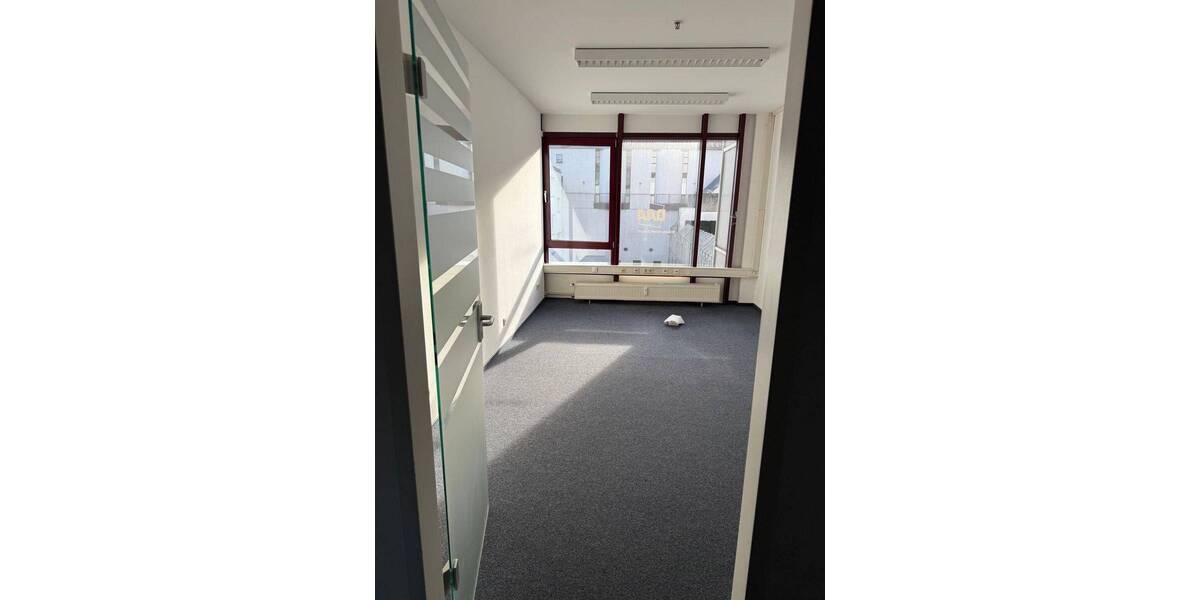 Gewerbeobjekt Braunschweig Innenstadt - 3 Zimmer, 111 m&sup2;, 760&euro; | Angebot:26450978