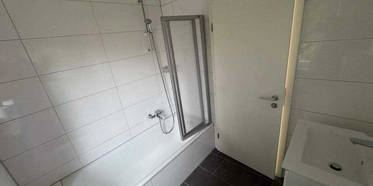 Etagenwohnung Brühl Pingsdorf - 3 Zimmer, 84 m&sup2;, 1.000&euro; | Angebot:25726743