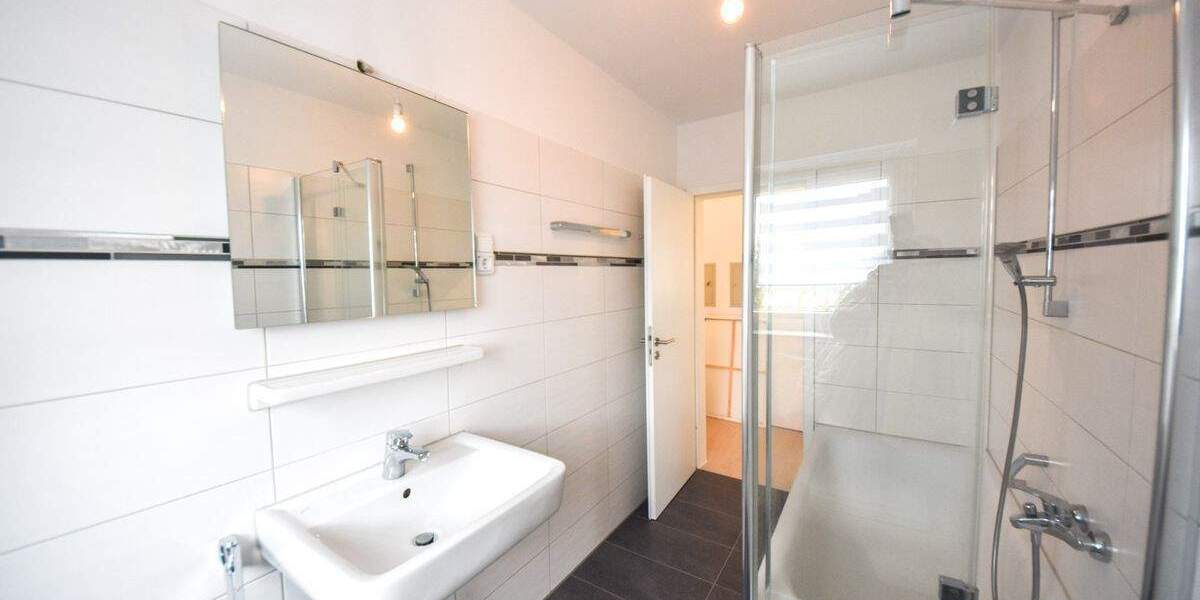 DIETZ: TOP-Modernisierte 2-Zimmer-Wohnung im 1. Obergeschoss 2 zimmer