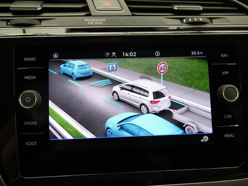 VW Touran 1.5 TSI 7-DSG Comfortline 7-SITZ+NAVI+AHK 22.923 km 32.790 € Hagenow 19230