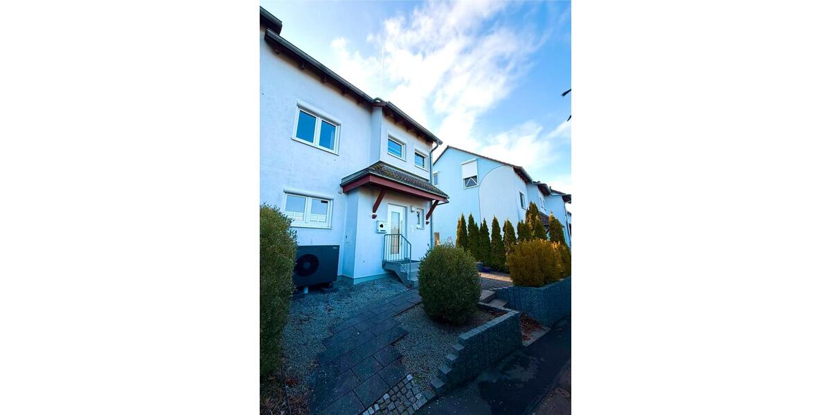 Doppelhaushälfte Bad Hersfeld - 7 Zimmer, 164 m&sup2;, 1.629&euro; | Angebot:25886917