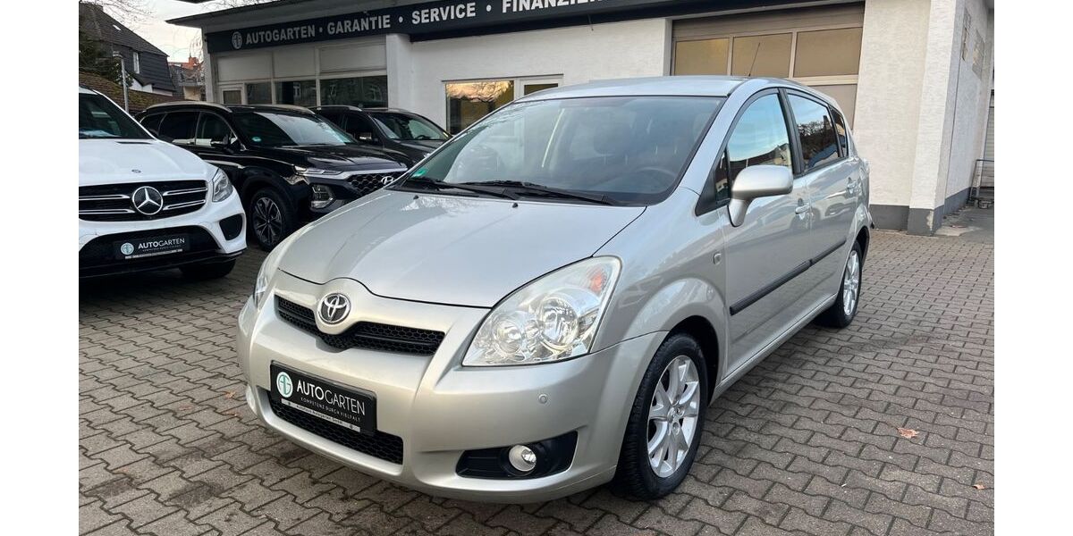 Toyota Corolla Verso 105.000 km 8.548 &euro; Paderborn 33098
