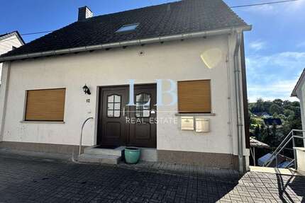 Haus zum Kaufen in Heimbach 230.000 € 224 m² 10 zimmer