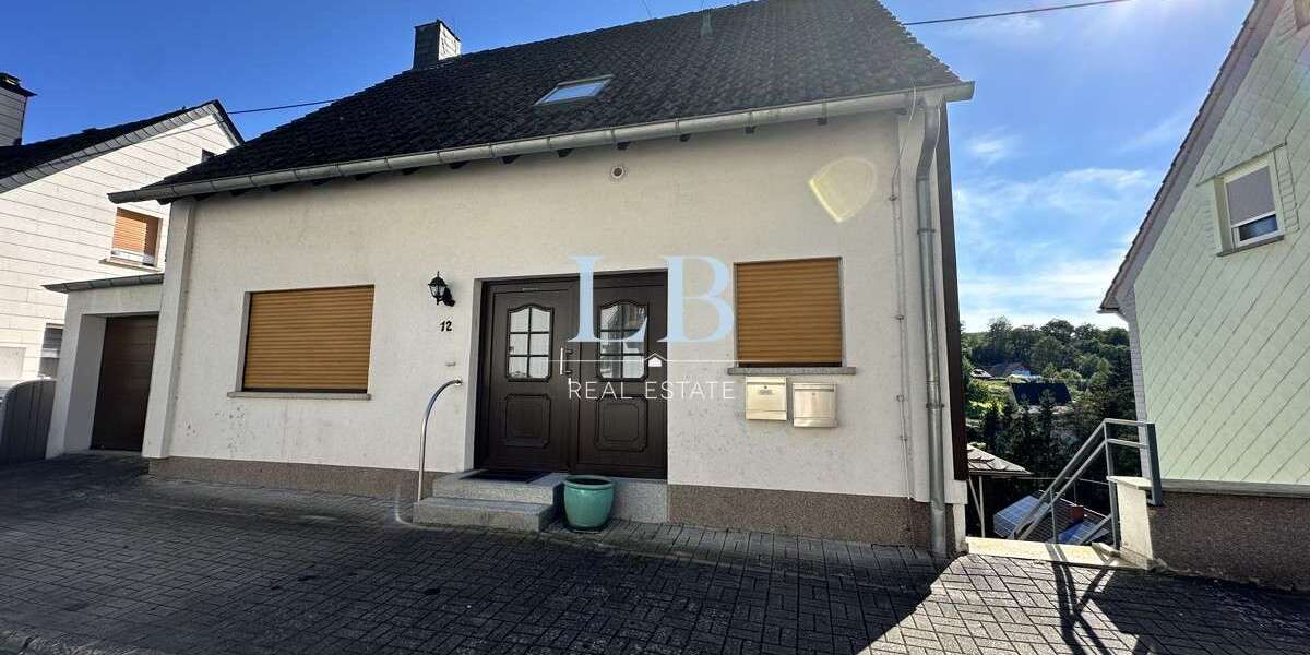 Haus zum Kaufen in Heimbach 230.000 € 224 m² 10 zimmer