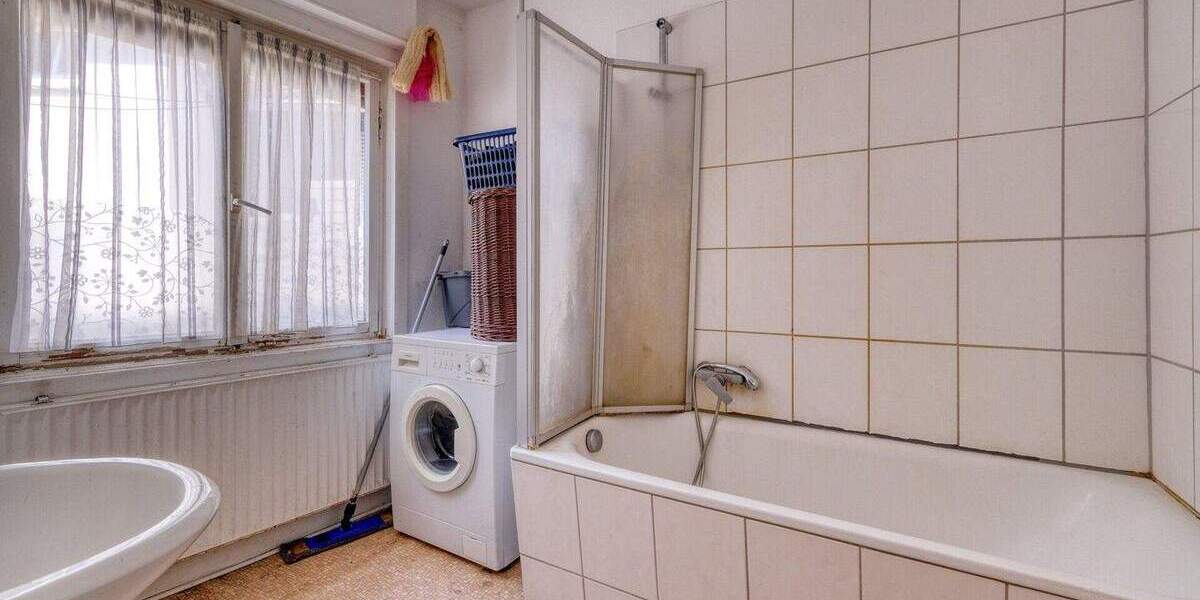 Wohnhaus mit Entwicklungspotenzial in der Altstadt - provisionsfrei 4 zimmer