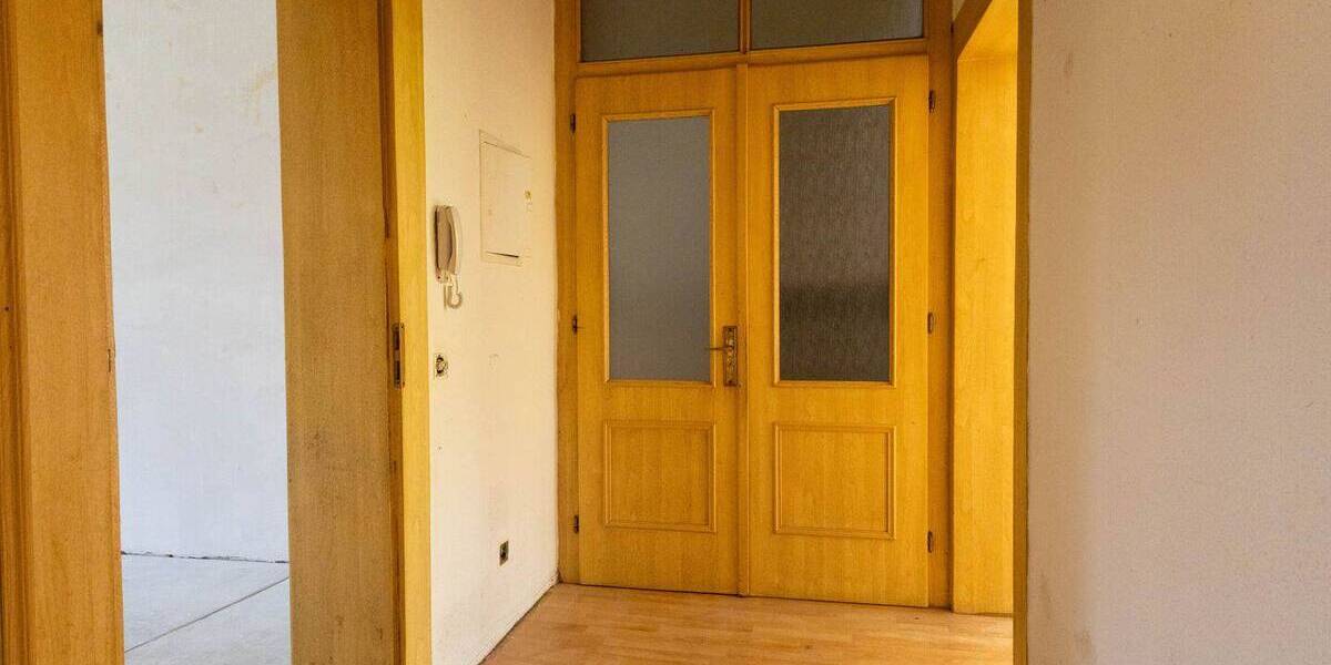Etagenwohnung Naumburg (Saale) Naumburg - 3 Zimmer, 105 m&sup2;, 160.000&euro; | Angebot:25746056