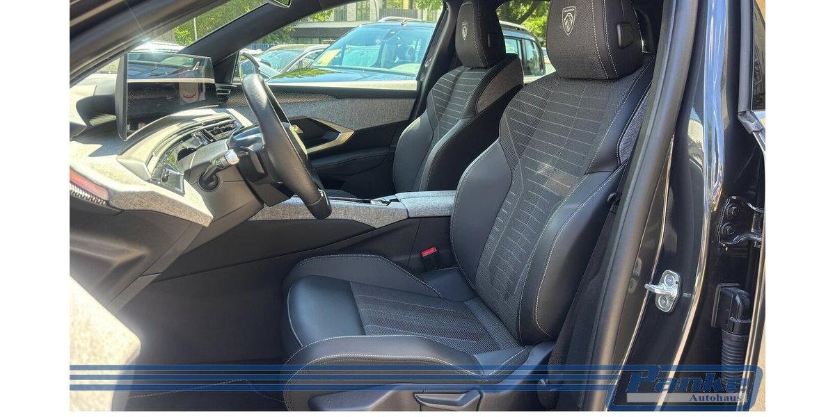 Peugeot 5008 Hybrid 136 GT 7 Sitzer Panorama 22.659 km 31.990 &euro; Berlin 13187
