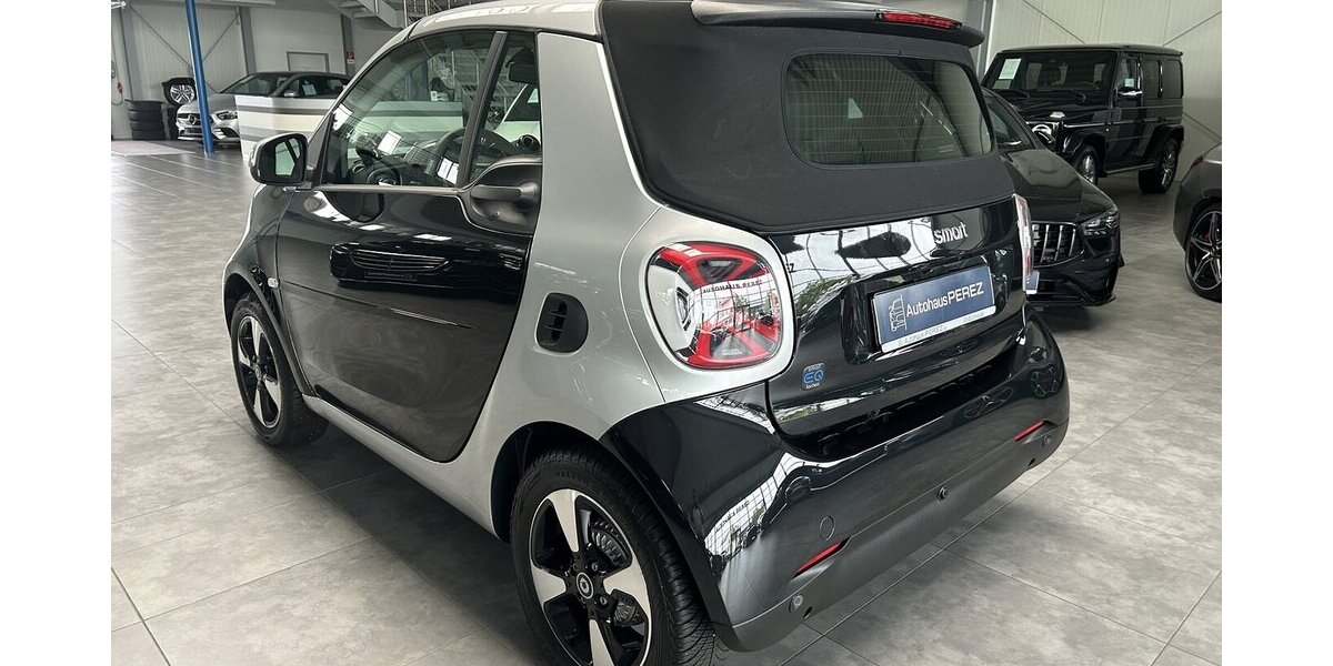 Smart ForTwo EQ CABRIO EXCLUSIVE-22KW-RÜCKFAHRKAMERA! 13.660 km 17.989 &euro; Groß-Umstadt 64823