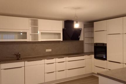 Ruhige, frisch renovierte Wohnung 3ZKBB große Terrasse 1 zimmer