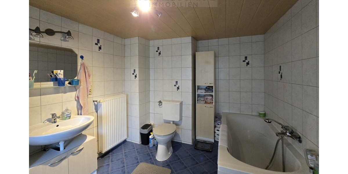 Modernisiertes Einfamilienhaus mit Einliegerwohnung Schmelz zentral - Einfamilienhaus Schmelz | Angebot:27010373