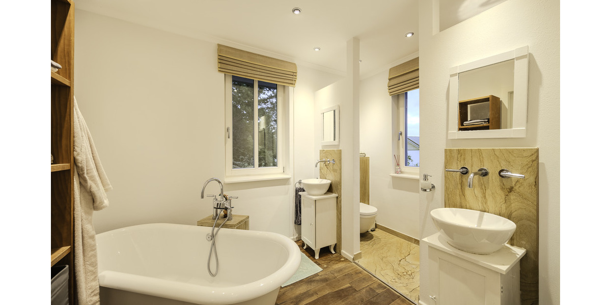 EXKLUSIVE TOSKANA-VILLA SÜDLICH VON GRÜNWALD – WOHNEN WIE IM URLAUB - Villa Straßlach München | Angebot:24431466