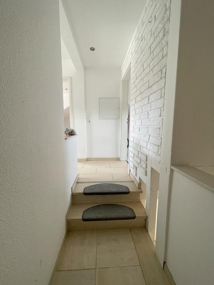 Maisonette-Eigentumswohnung in 2-Parteienhaus nahe Frechener City