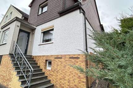 Charmantes Einfamilienhaus mit Garten, Loggia und Garage - ein Haus mit Geschichte und Zukunft 5 zimmer