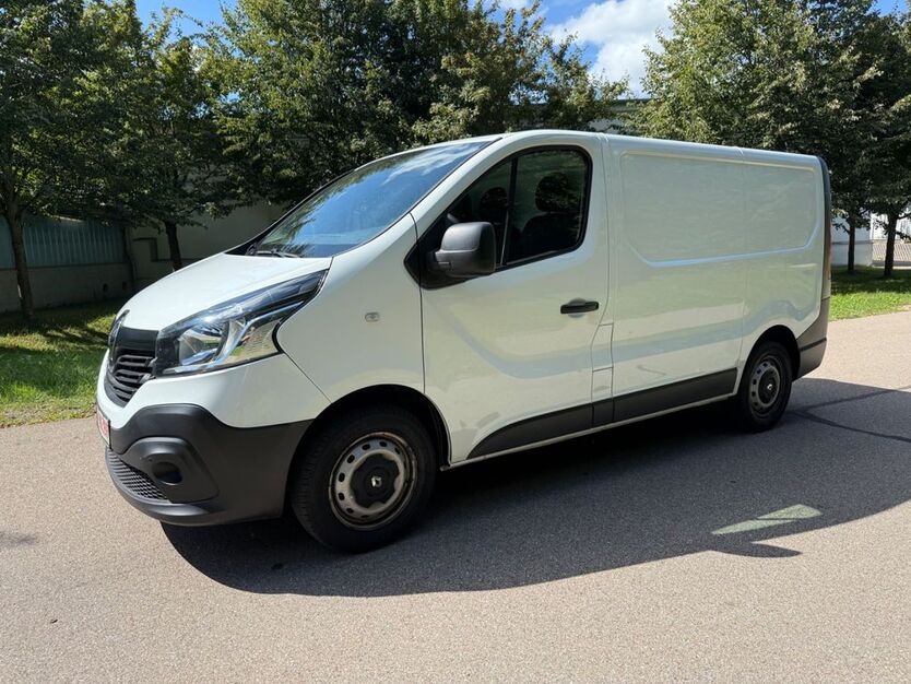 Renault Trafic 156.000 km 7.990 € Röfingen 89365