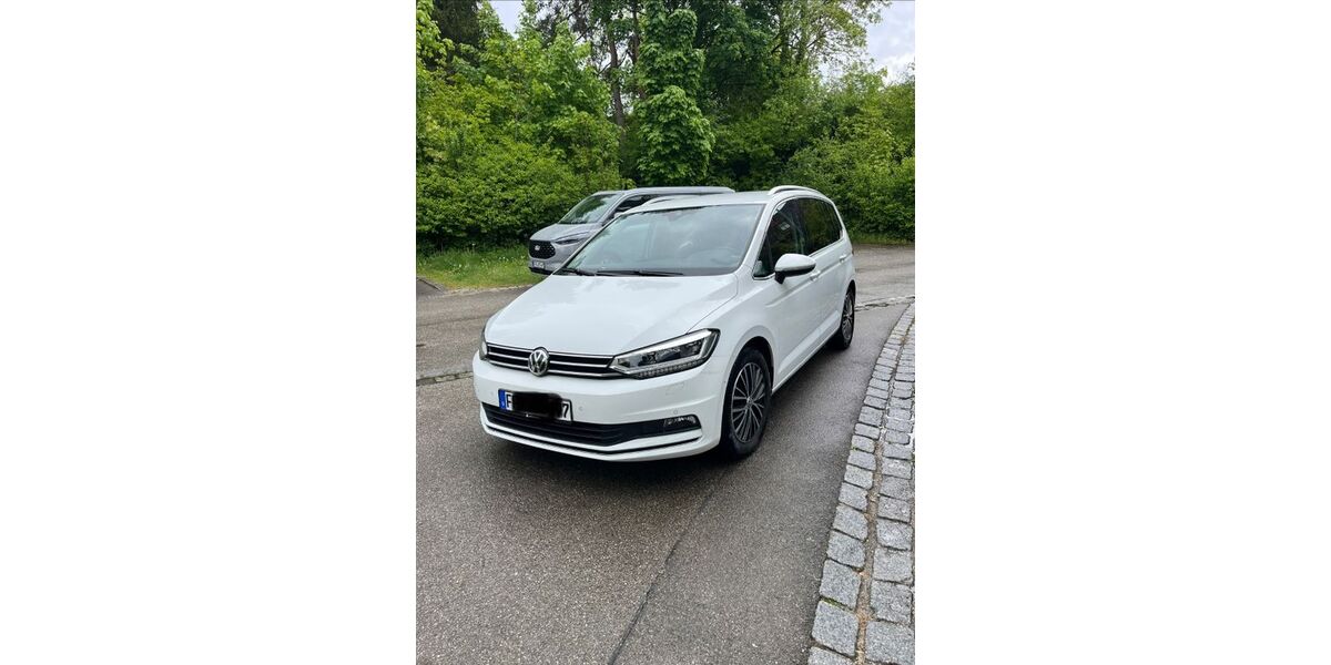 VW Touran 95.550 km 22.999 &euro; Fürstenfeldbruck 82256