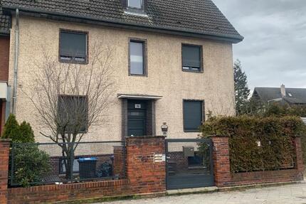 Mehrfamilienhaus Dreifamilenhaus Wohnung Gewerberaum WG Zimmer zimmer