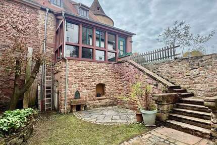 Haus zum Kaufen in Büdingen 319.000 € 252 m² 8 zimmer