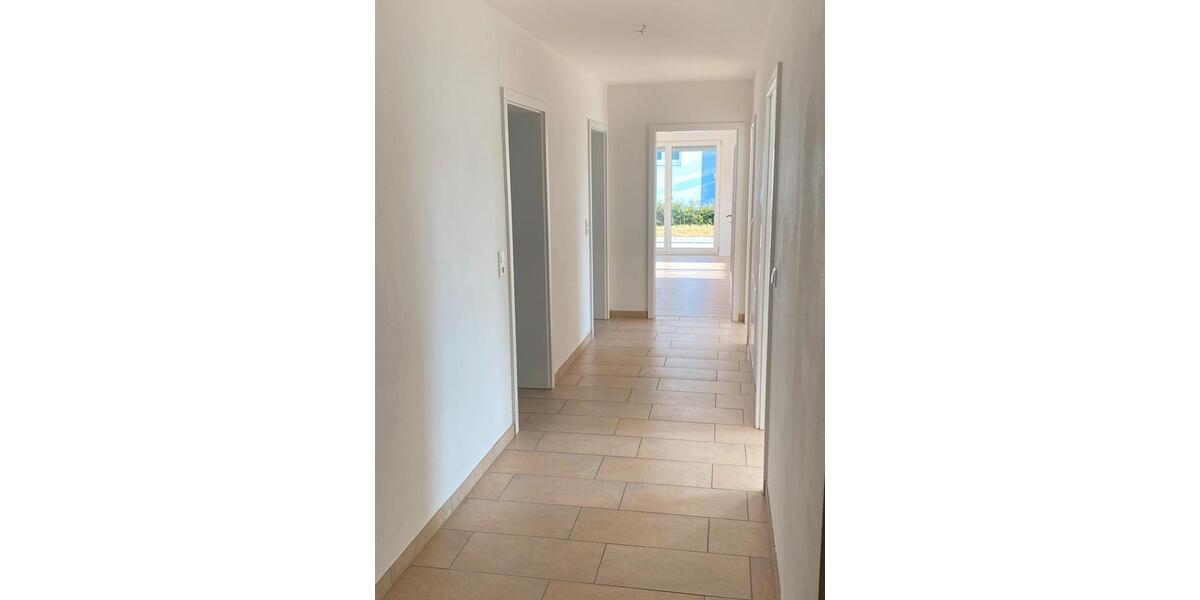 Erdgeschoßwohnung Kemnath - 4 Zimmer, 114 m&sup2;, 1.300&euro; | Angebot:25549087