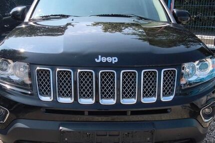 Jeep Compass 142.600 km 8.490 &euro; München 81249