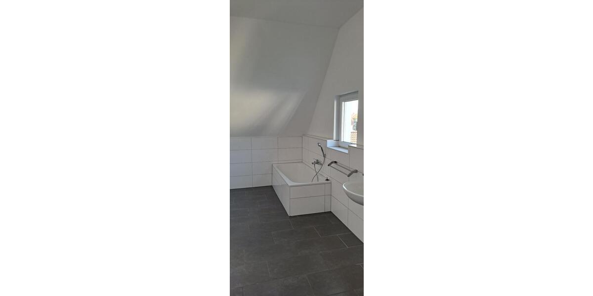 Etagenwohnung Brackenheim - 3 Zimmer, 85 m&sup2;, 700&euro; | Angebot:26222431