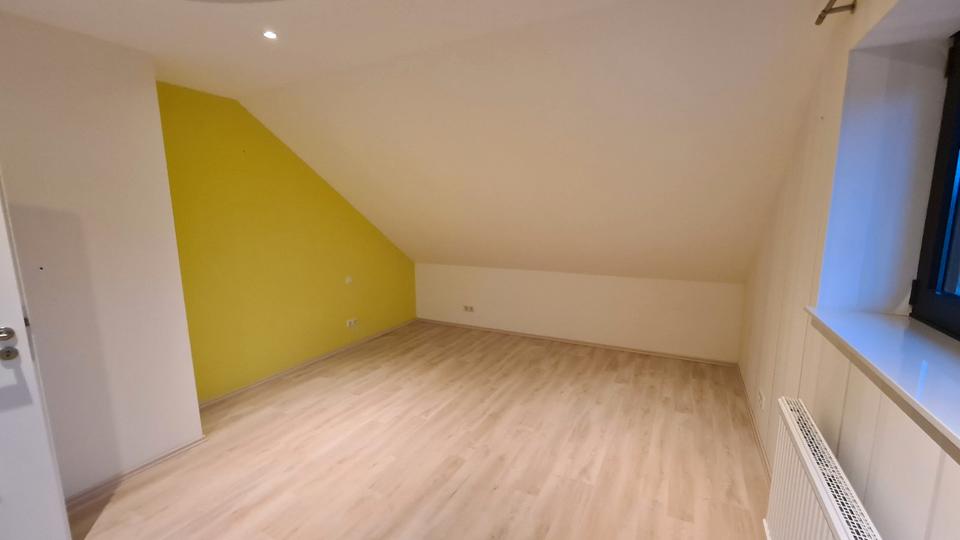 Dachgeschoßwohnung Marienheide - 3 Zimmer, 122 m&sup2;, 850&euro; | Angebot:26582064
