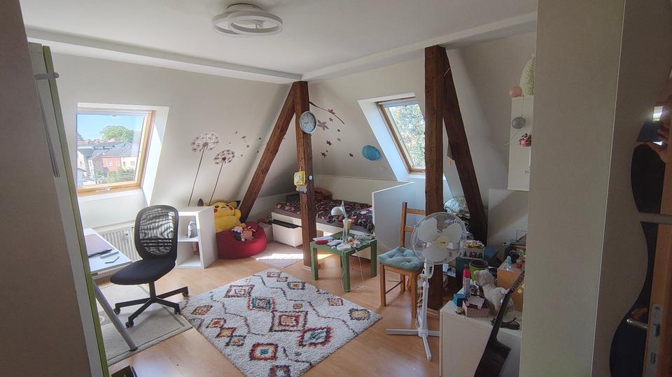 Dachgeschoßwohnung Großröhrsdorf - 4 Zimmer, 115 m&sup2;, 920&euro; | Angebot:26665606