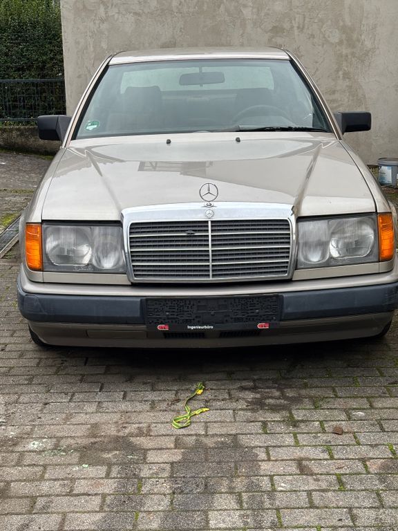 Mercedes-Benz 230 298.000 km 5.200 € Birkenau 69488