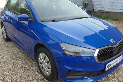 Skoda Fabia 74.500 km 10.800 &euro; Duisburg 47249