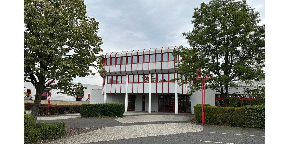 Attraktive Bürofläche im 2. OG eines hochmodernen Fitness- und Gesundheitscenters 8 zimmer