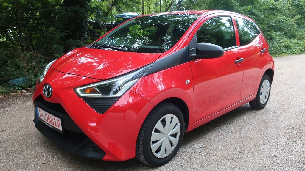 Toyota Aygo (X) 61.300 km 7.590 &euro; Ingolstadt 85053