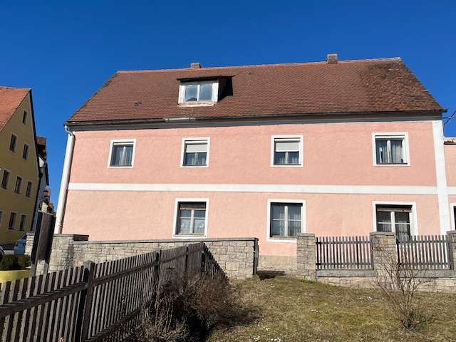 Haus zum Kaufen in Velburg 159.000 € 218 m²