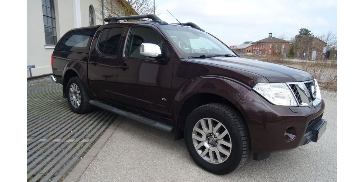 Nissan Navara 156.000 km 15.950 &euro; München 81249