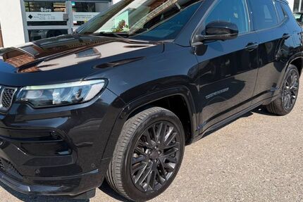 Jeep Compass 133.000 km 14.999 &euro; Lenggries 83661