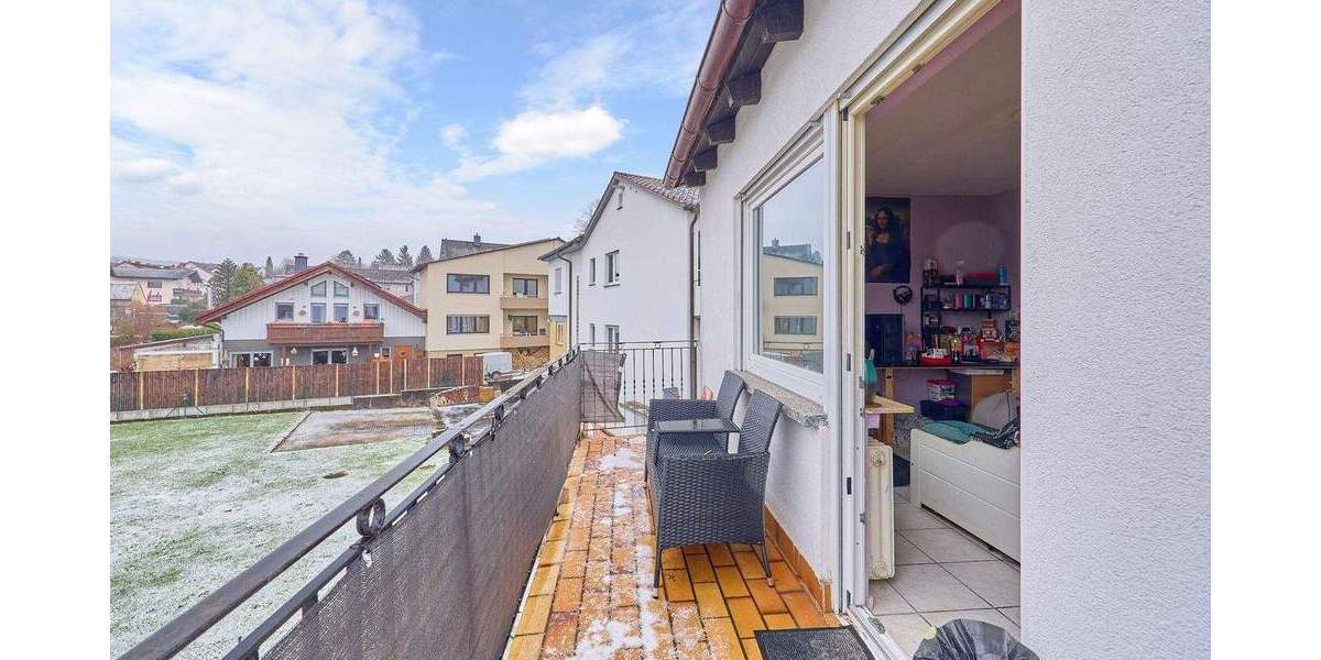 Sanierungsobjekt mit 829 m² Grundstück, 3 Garagen & flexiblem Nutzungskonzept - Mehrfamilienhaus, Wohnhaus Erbach | Angebot:25807636